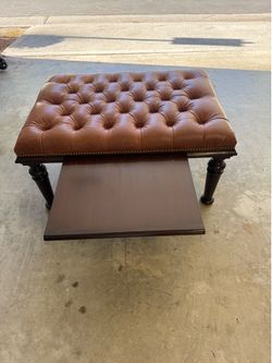 Leather Coffee Table with pull out leaf