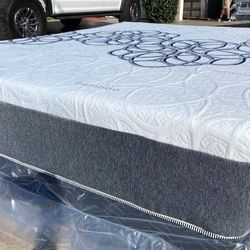 Full Bamboo Cool Gel Memory Foam!!