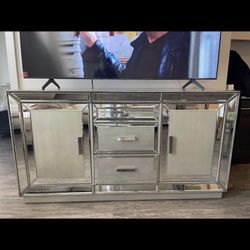 TV STAND 