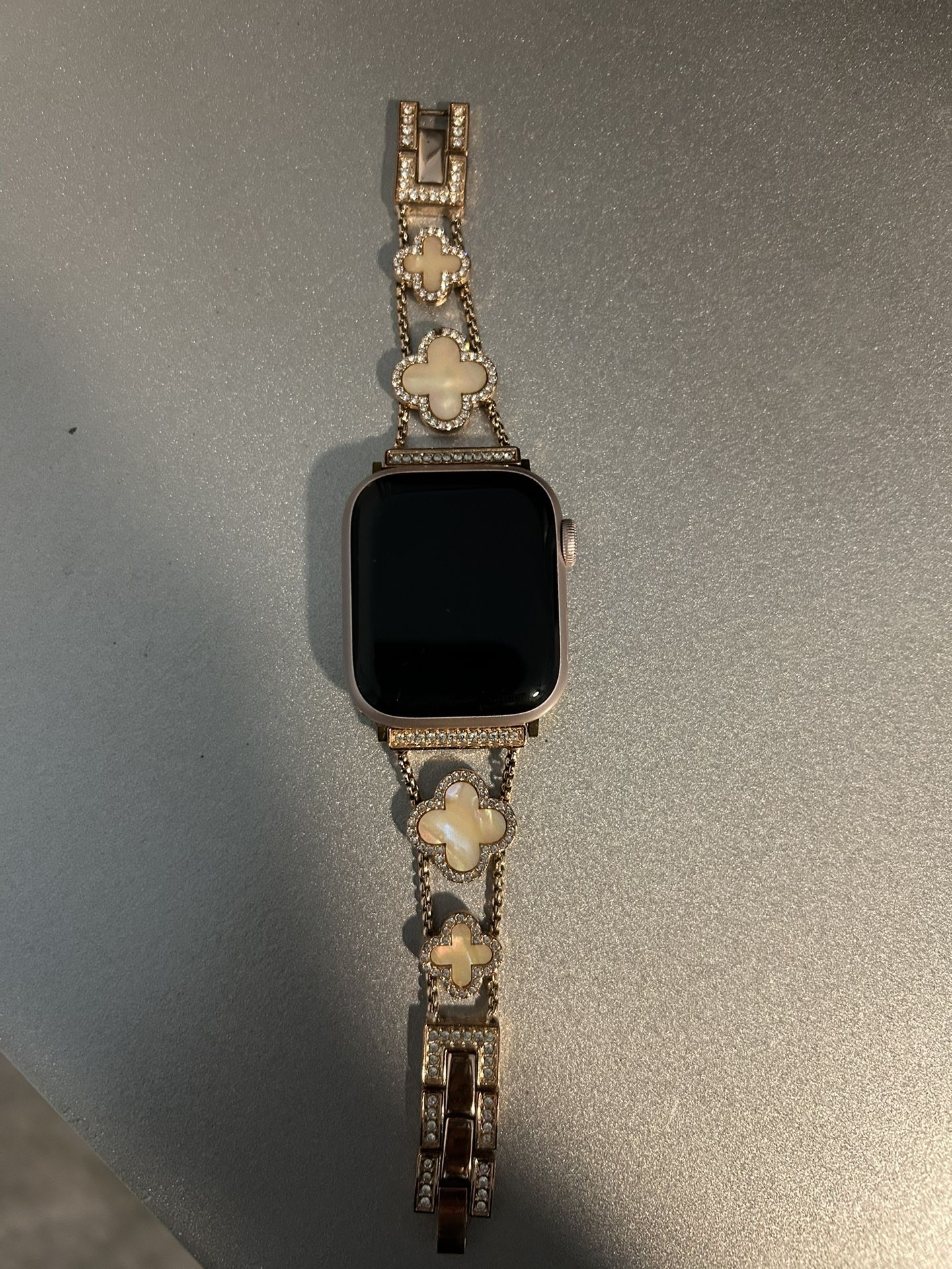 🌸 Apple Watch Series 9 – 41mm (Aluminum & Ceramic) – Pink 🌸