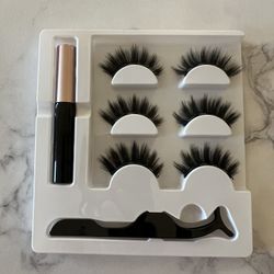 Eyelashes and Eye Liner