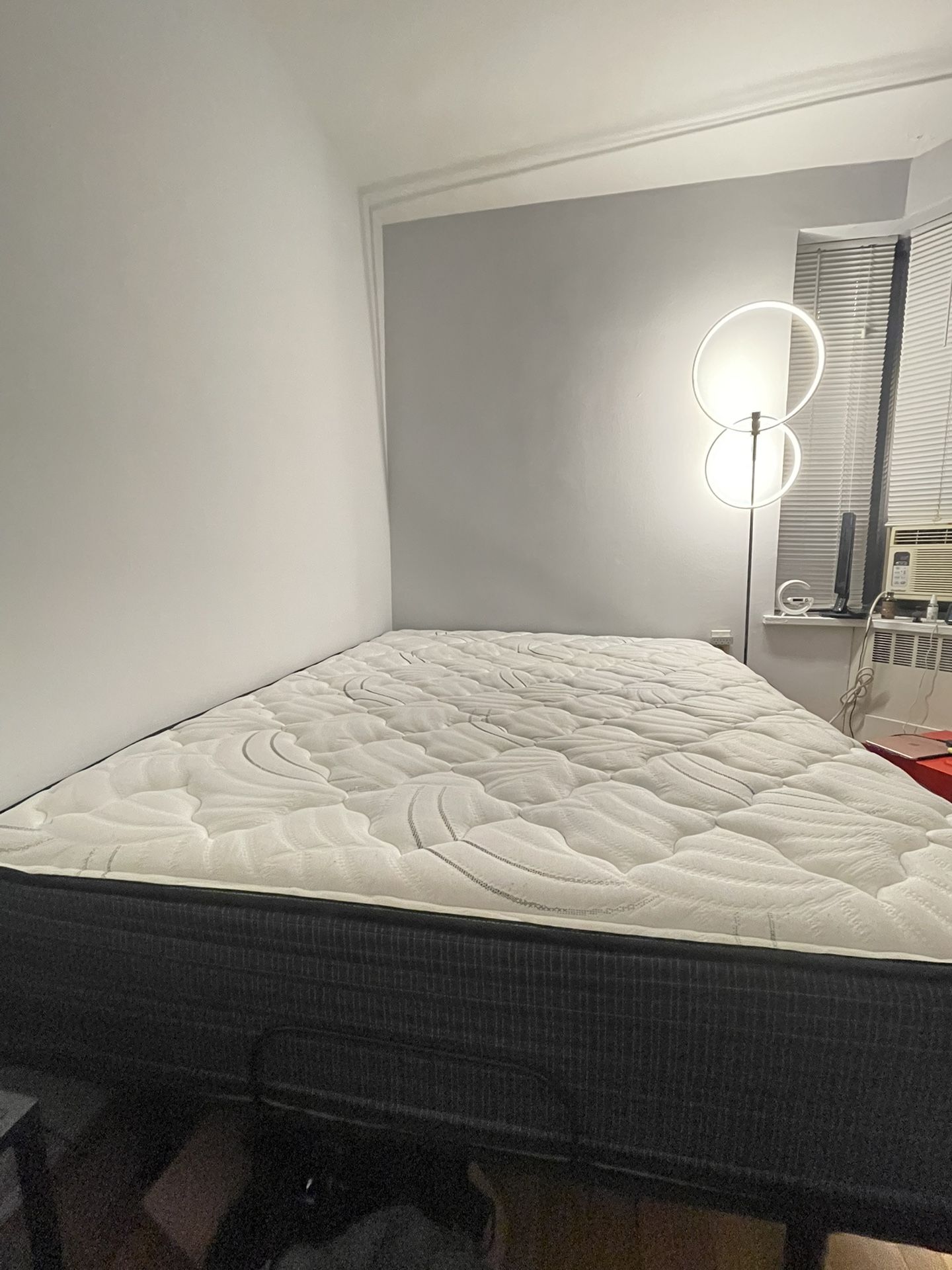 Queen Head adjustable Mattress Frame & Mattress