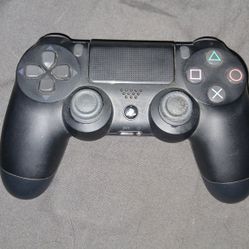 Sony PlayStation 4 DualShock 4 Wireless Controller  [Jet Black]