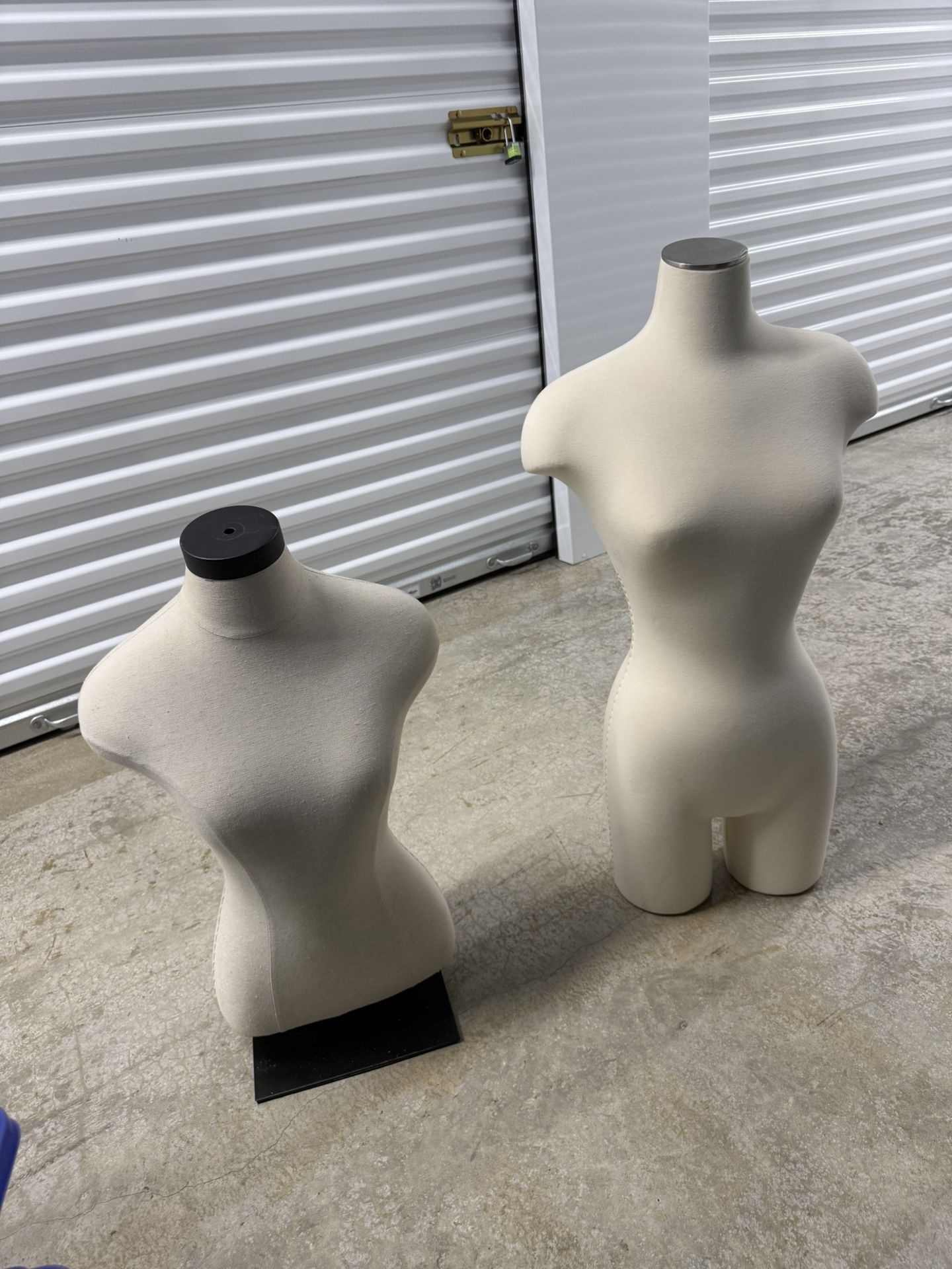 2 Mannequins 