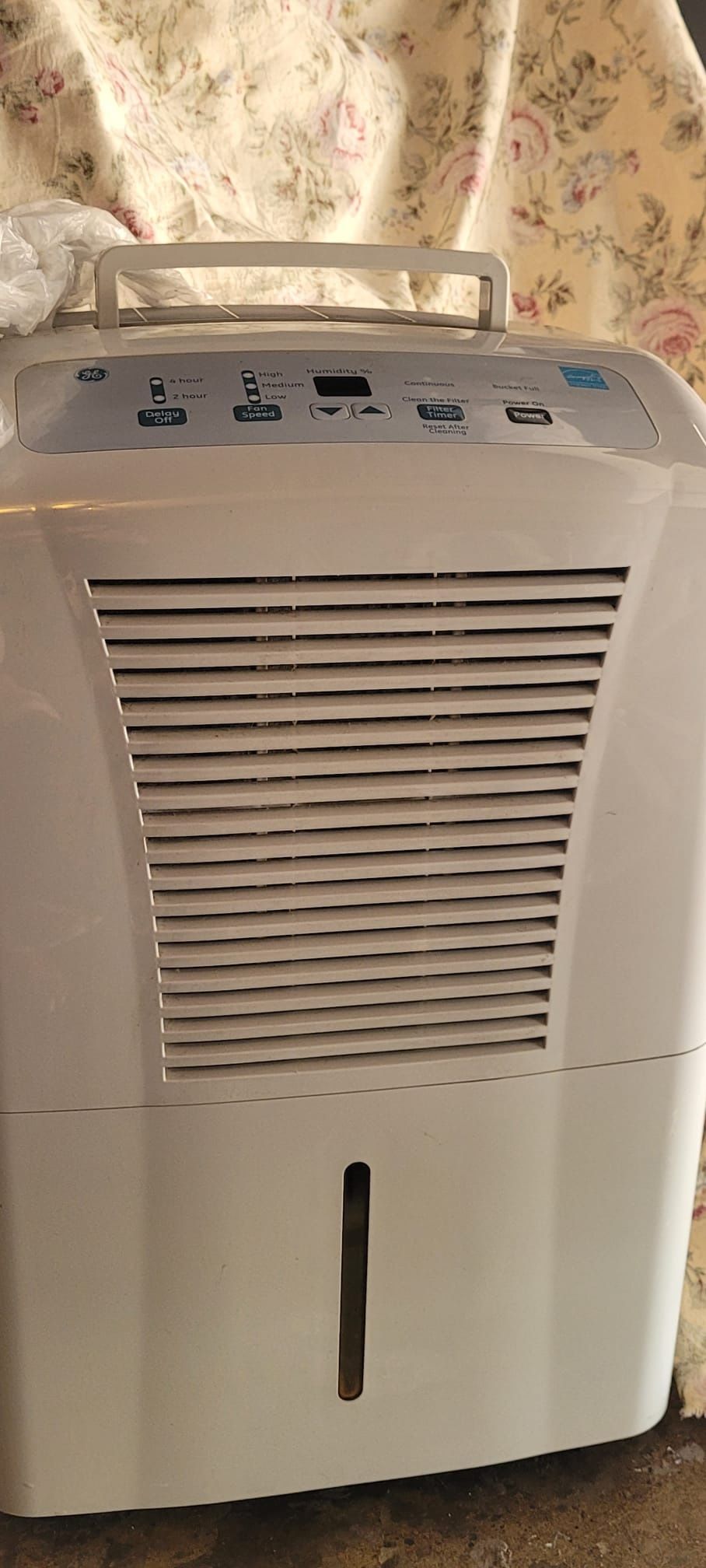 Dehumidifier 