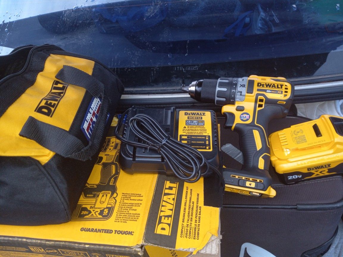 DCB112 DEWALT COMPACT BRUSHLESS DRILL SET KIT