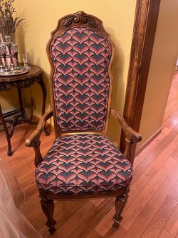 8 Dining room chairs (2 with arms)