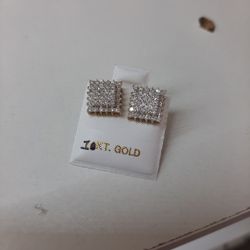 10k Gold Pair Of Diamond Earrings 