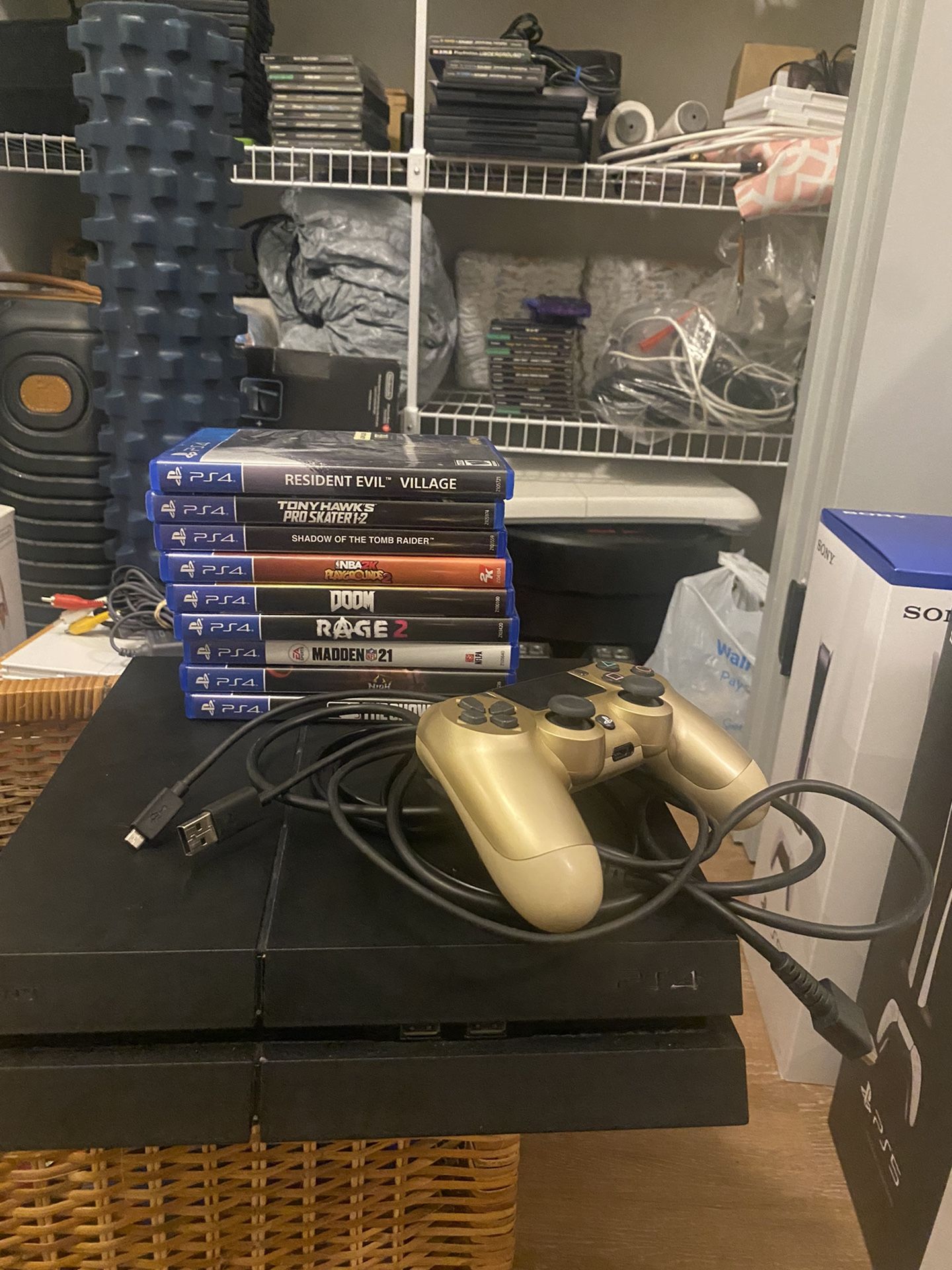 PS4 w/ 9 Games & All Cables