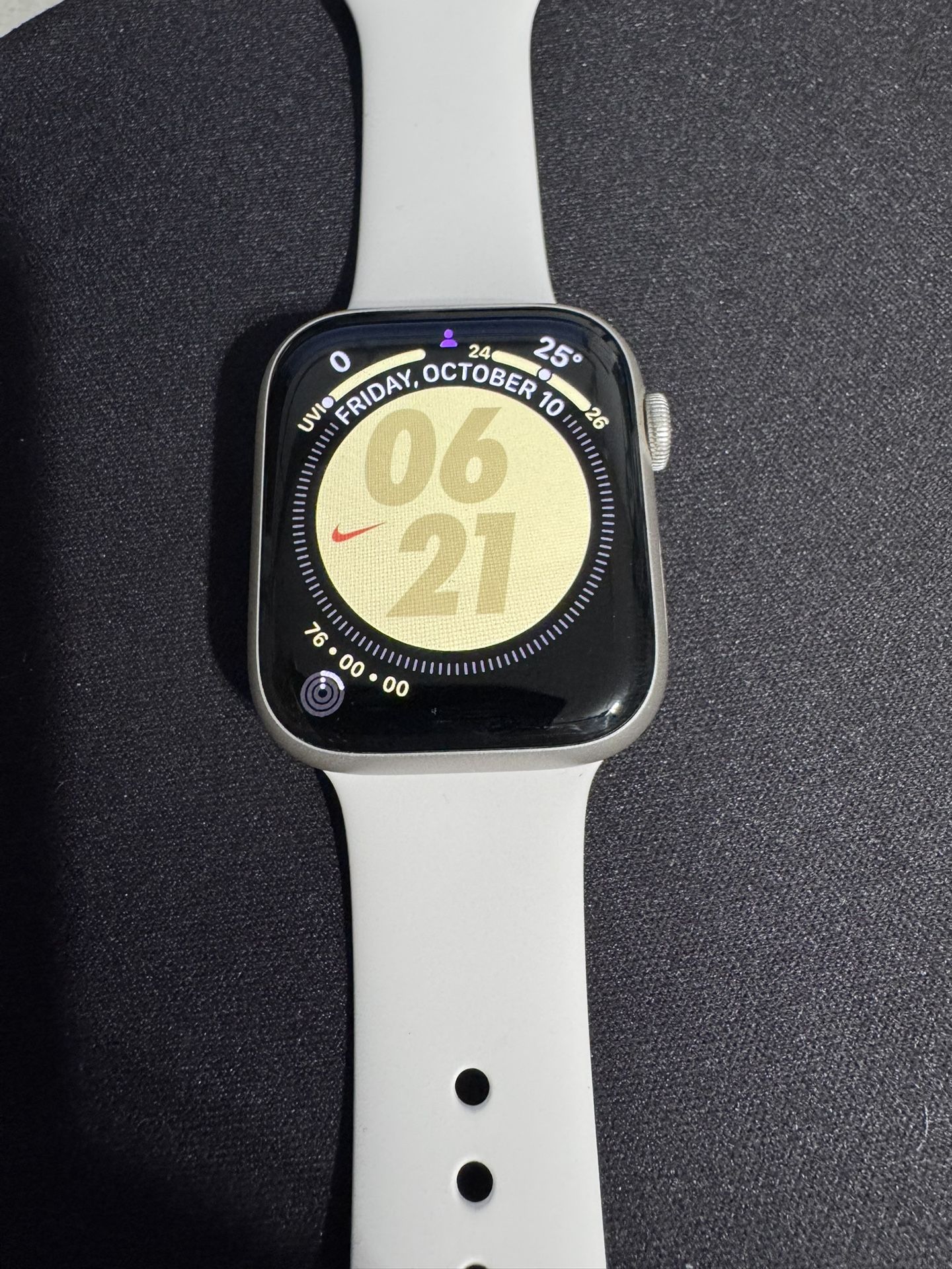 Unlocked Apple Watch series 8 Aluminum Star 45 mm 