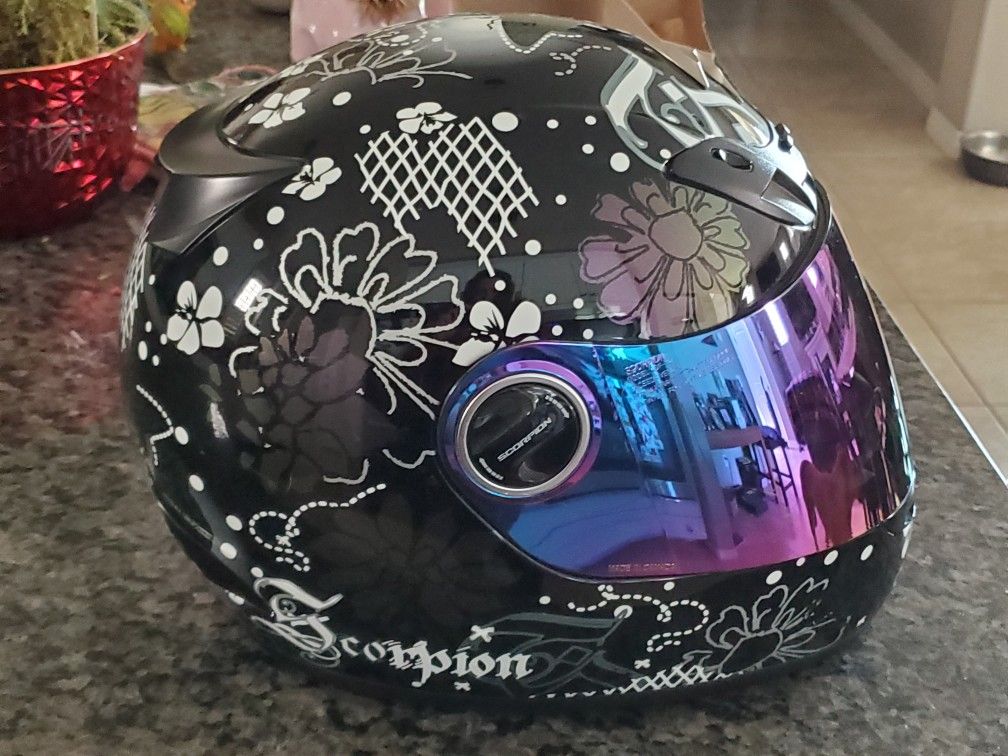 Womens Scorpion Helmet Size Small