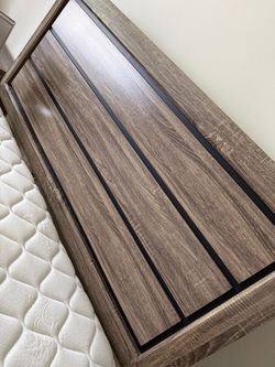 Complete queen bed set with dresser