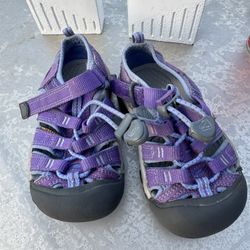KEEN toddler Sandals Size 9