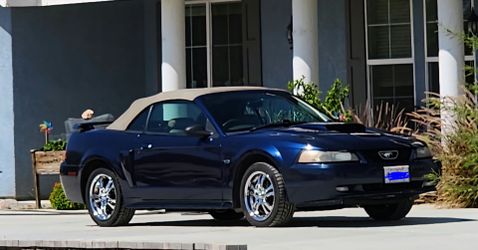 2003 Ford Mustang GT Convertible V8