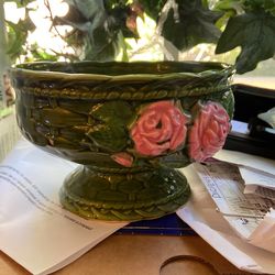 green Bowl collectible for center piece collection vintage ceramic italian french beautiful 2144 has a number original flowers and hand carved
