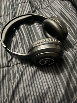 Blue tooth headphones