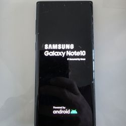 Samsung Galaxy Note 10 Unlocked Phone & Multiple Accessories 
