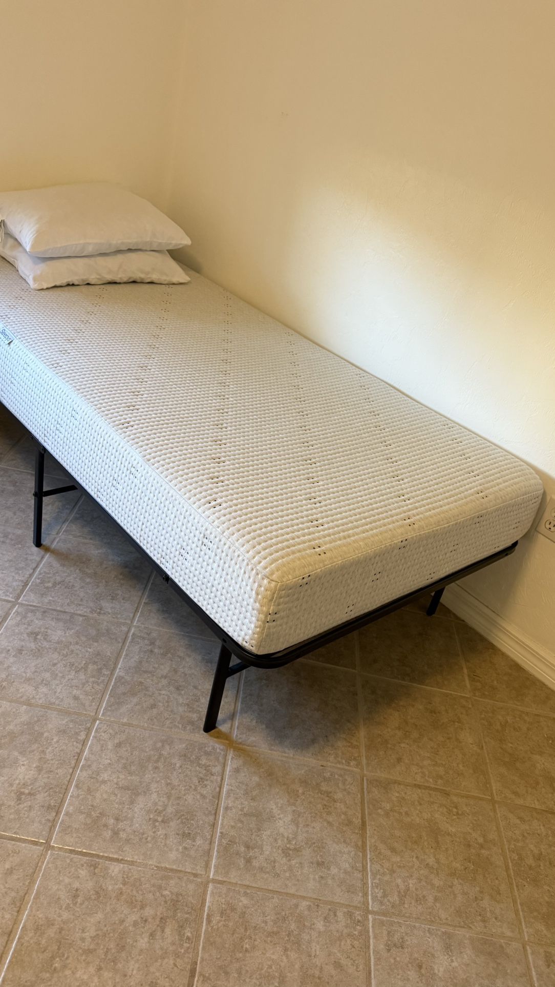 Slatted bed frame
