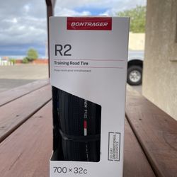 Trek Bontrager R2 700x32c - New 