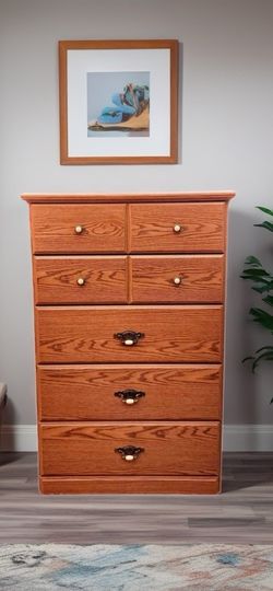 NICE DRESSER