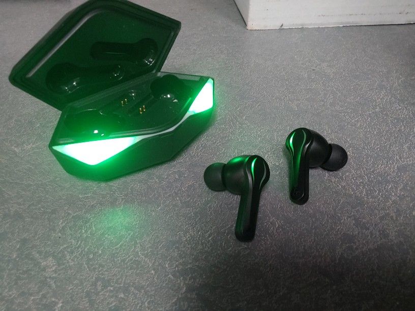 Ear Buds Light Up Case