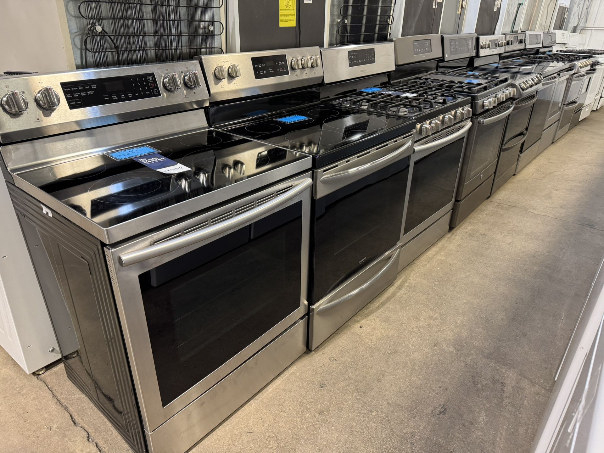 Several Like New Natural Gas & Electric Stoves