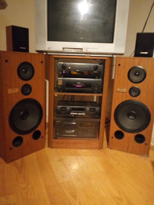 Entire pioneer stereo system with speakers for Sale in Lowellville, OH