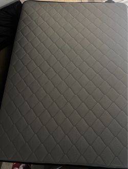 Full mattress and boxspring