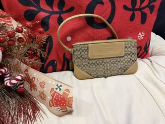 ❤️🎄Vintage Coach Wristlet 🎄❤️