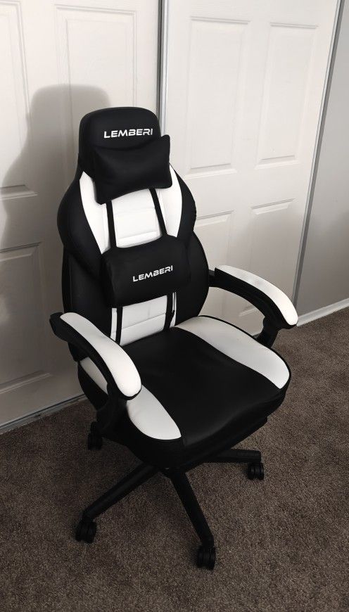 Office/Gaming Chair With Massaging Back Support and Footrest