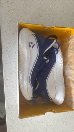Curry 8s blue 4y
