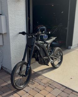 red description Dialed bike lots of up grades read description