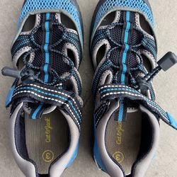 Cat And Jack Kids Size 3 Water Shoes Sandals