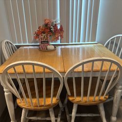 Kitchen Table + 4 Chairs