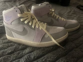 Women's Air Jordan 1 High Zoom  in the "Barely Grape"