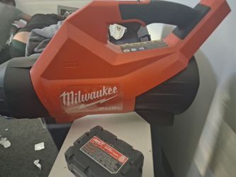 Milwaukee M18 Blower + M18 Battery