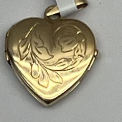 Gold Charm 14k (449)