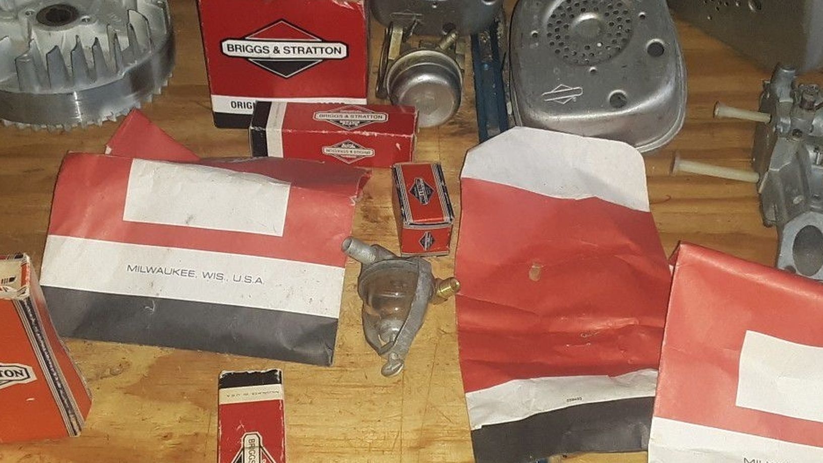 NOS Briggs & Stratton small engine parts