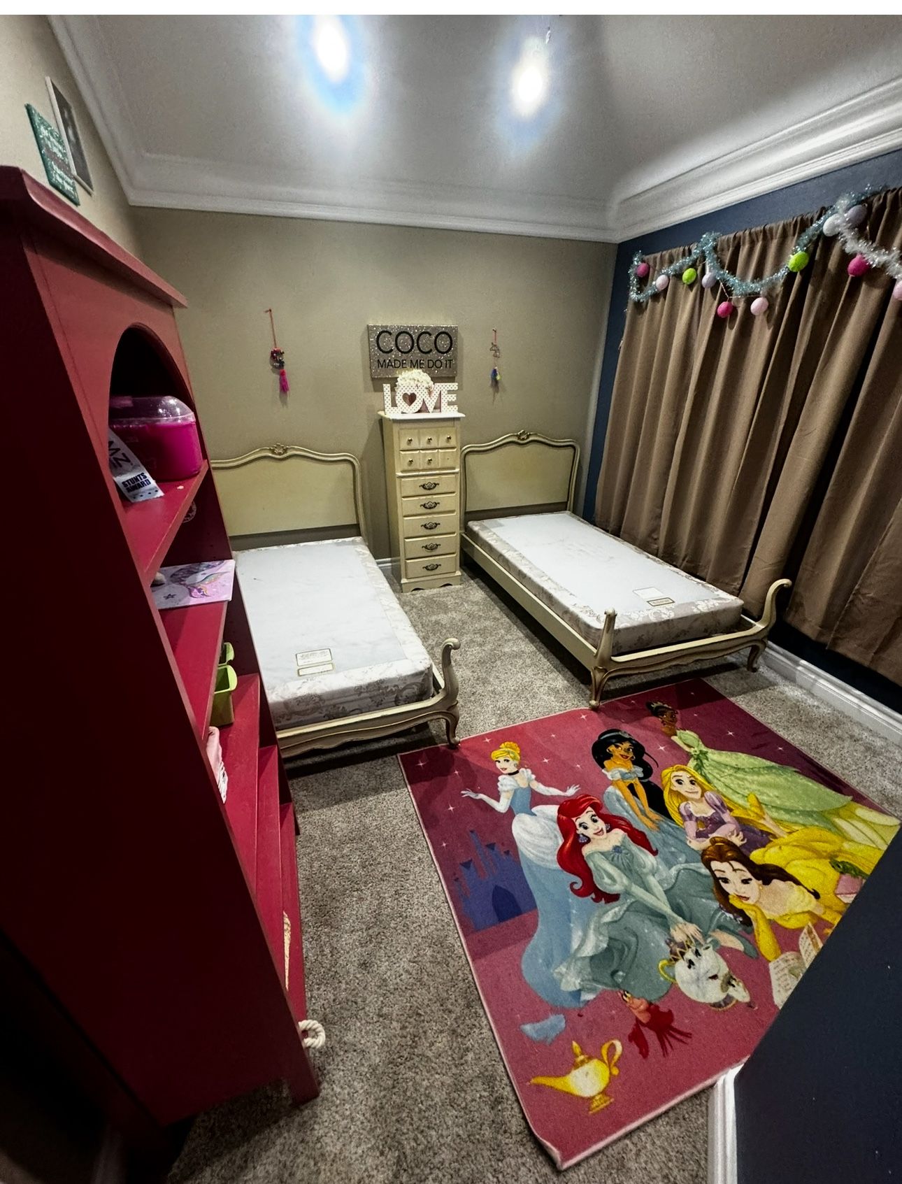 2 Standard Twin Beds 