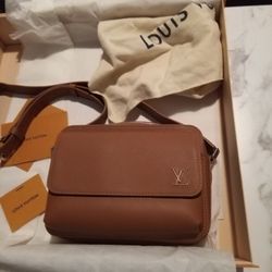 Louis Vuitton Beige  Aerogram Side Bag