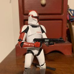 2 Star Wars Black Series Action Figures