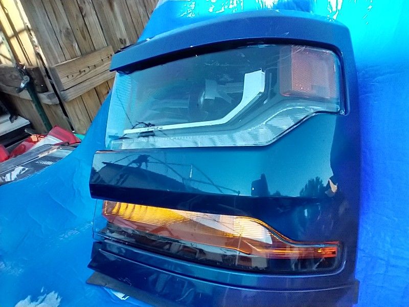 Driver Side Headlight For A 2016 To 2018 Chevy 1500 Truck OEM Part