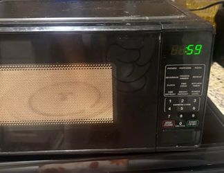 Selling a Small Microwave in St. Cloud