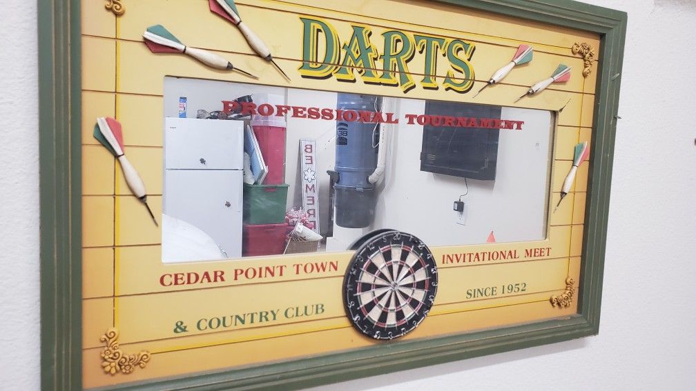 Dart tournament mirror
