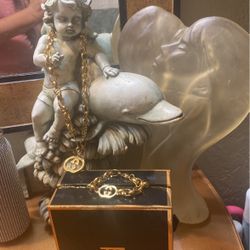 Necklace and bracelet set