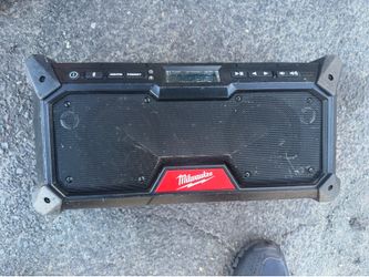 Milwaukee M18 18V Lithium-Ion Cordless Jobsite Radio