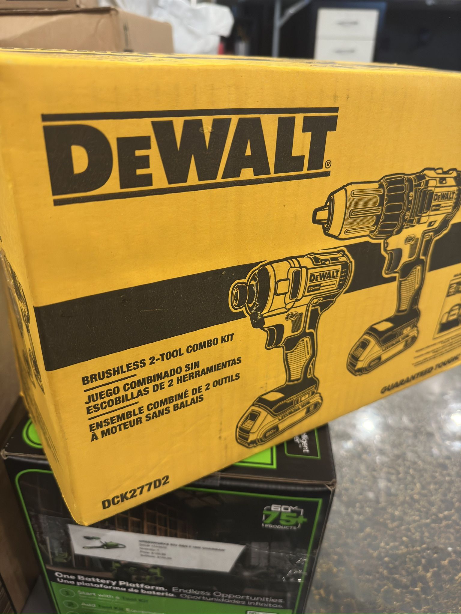 Brand New! Dewalt 20v Max Drill impact Combo With Batteries