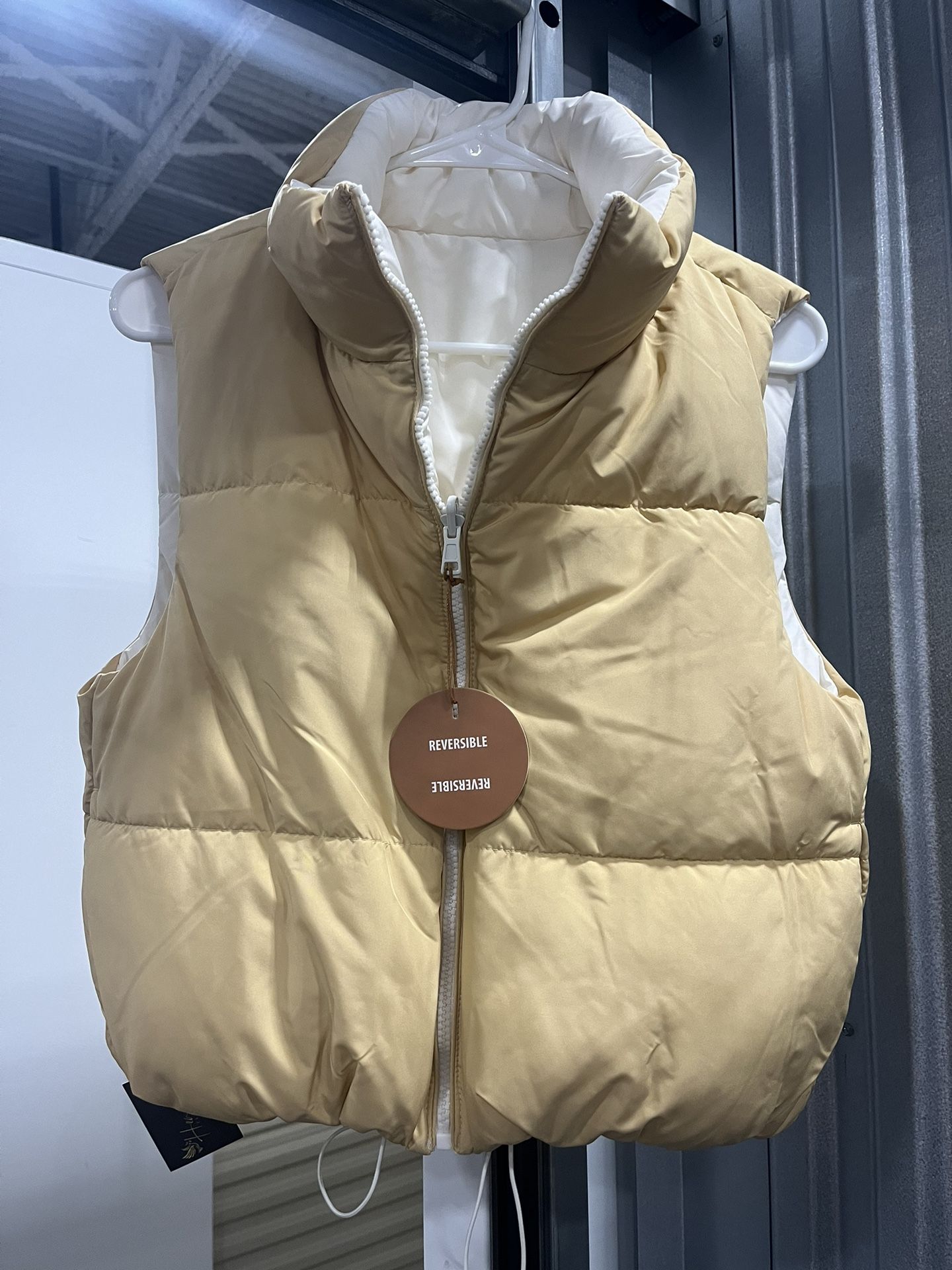 REVERSIBLE PUFFER VEST