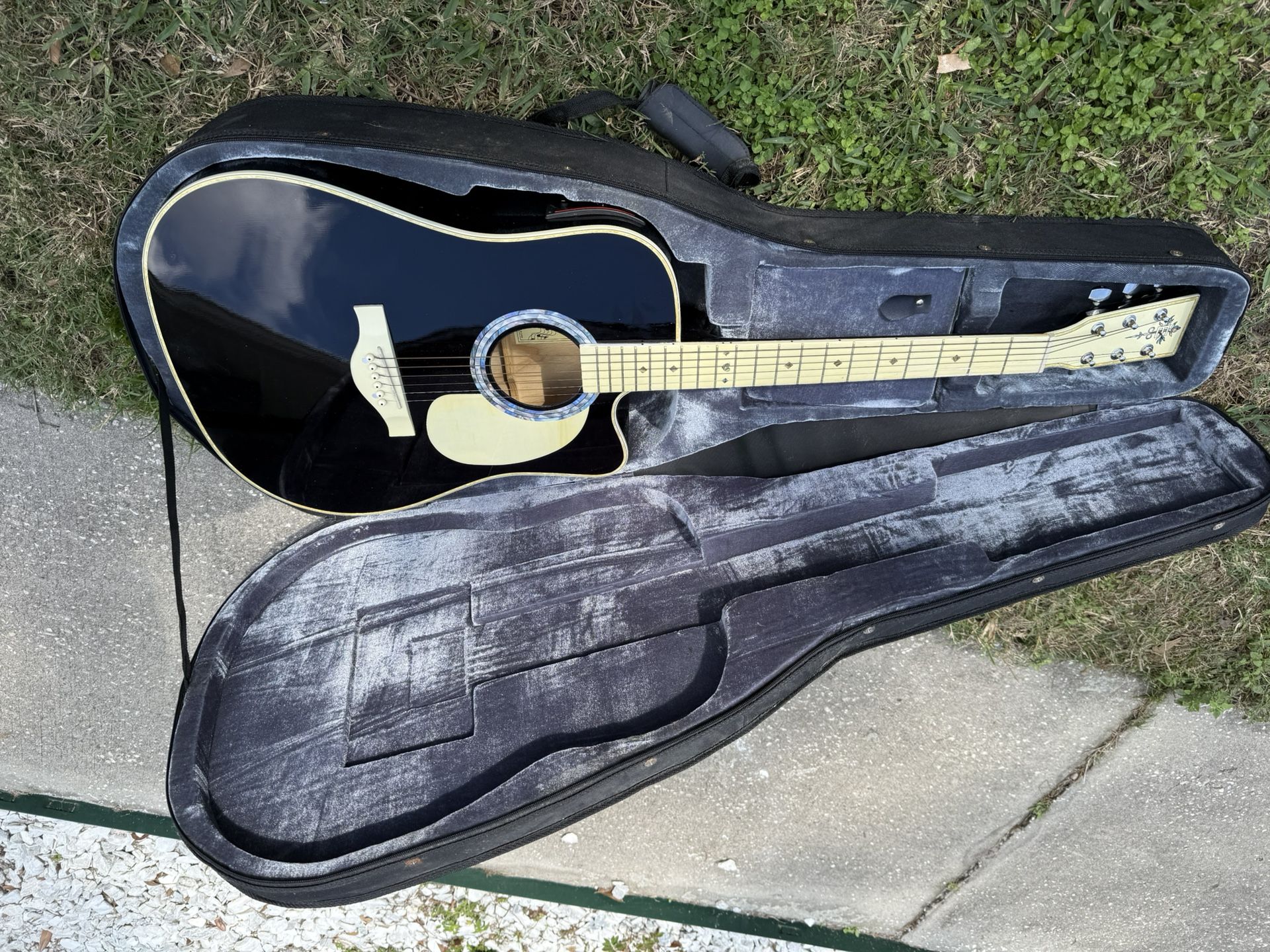 Esteban guitar
