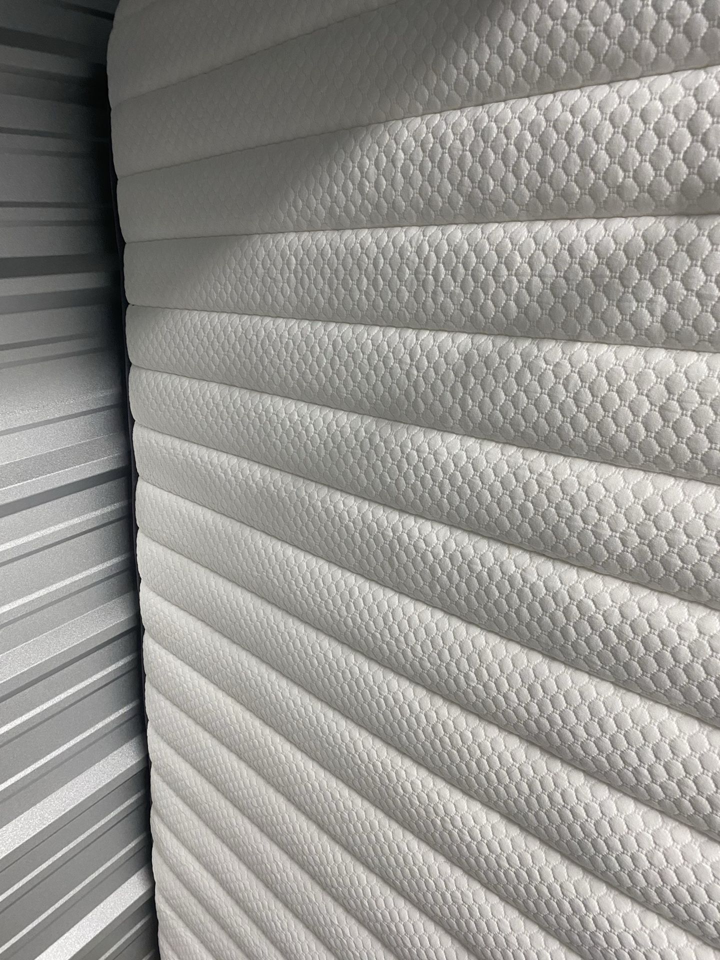 12”queen pillow Top Mattress 